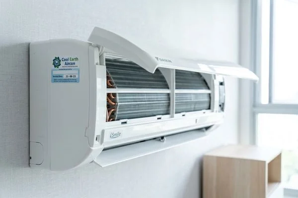 Daikin aircon servicing image 1